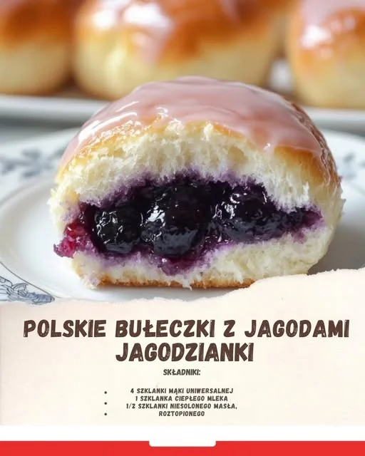 Jagodzianki, czyli pyszne bułeczki z jagodami, to idealny przysmak na letnie popołudnia! Spróbuj ich i zachwyć swoich bliskich!