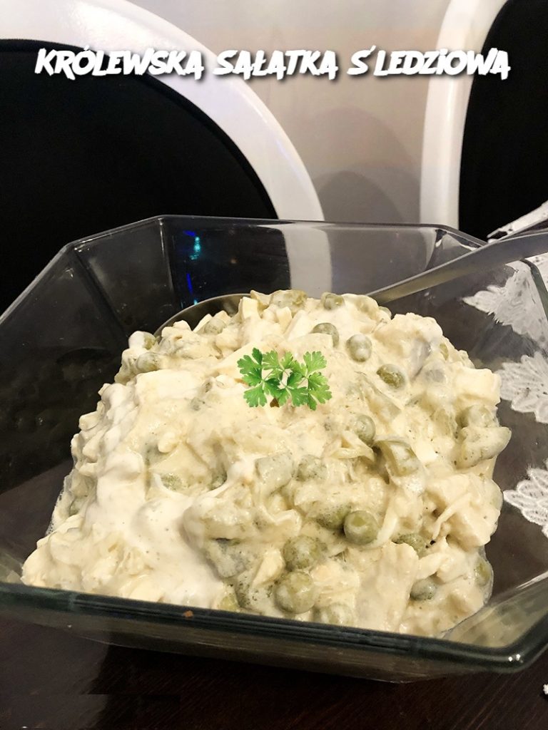 Królewska Sałatka Śledziowa: A Traditional Polish Herring Salad