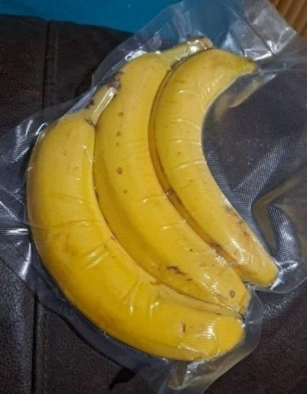 Zapakowałem próżniowo 3 banany bez powodu. Kiedy je przeciąłem… Nie uwierzysz, co się stało!